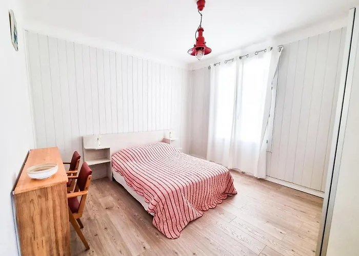 Apartman Brice Marine - T4 Climatise En Centre-ville Le Lavandou